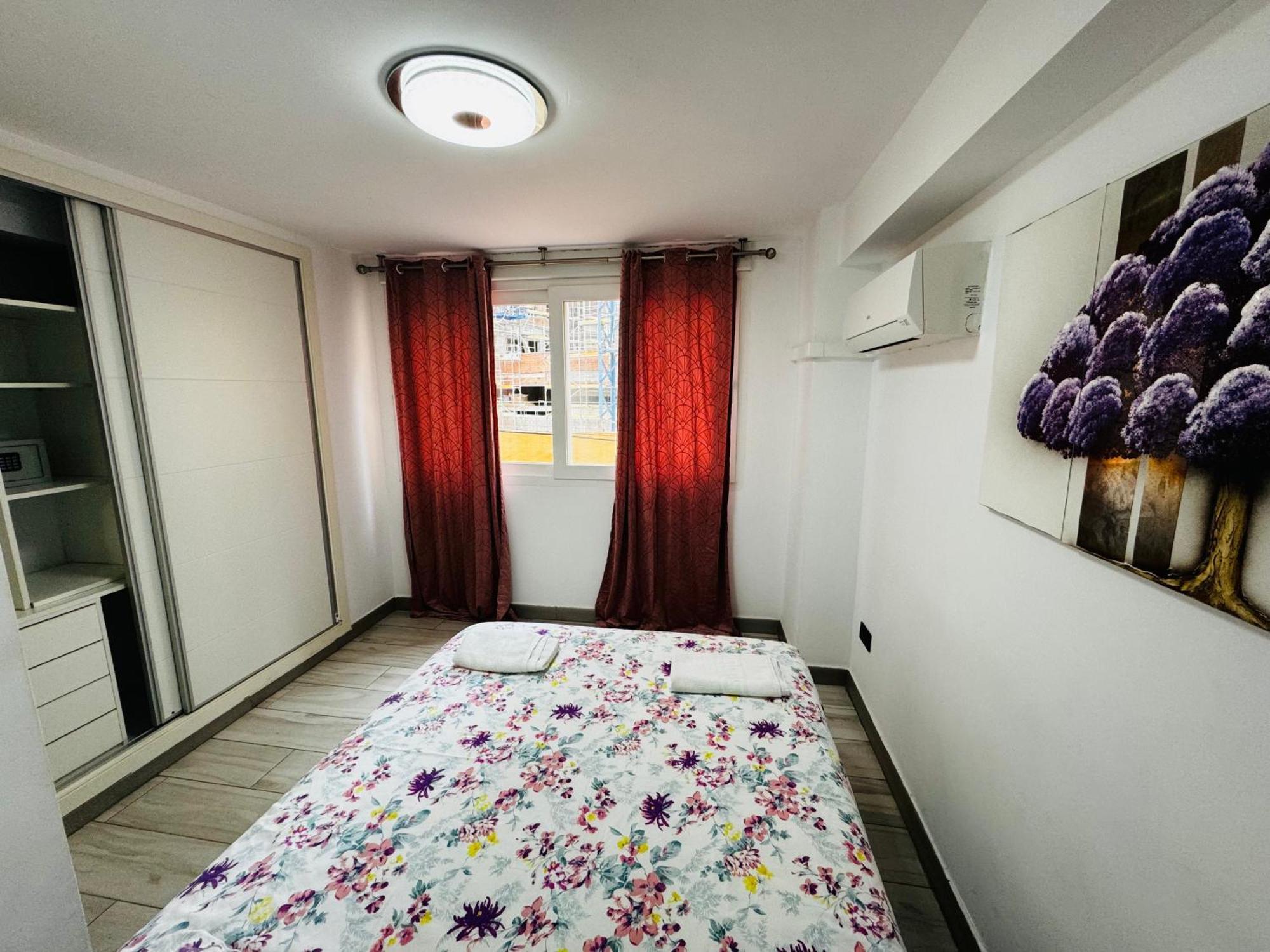 Apartamento Fabrynne Beach Malaga Bagian luar foto