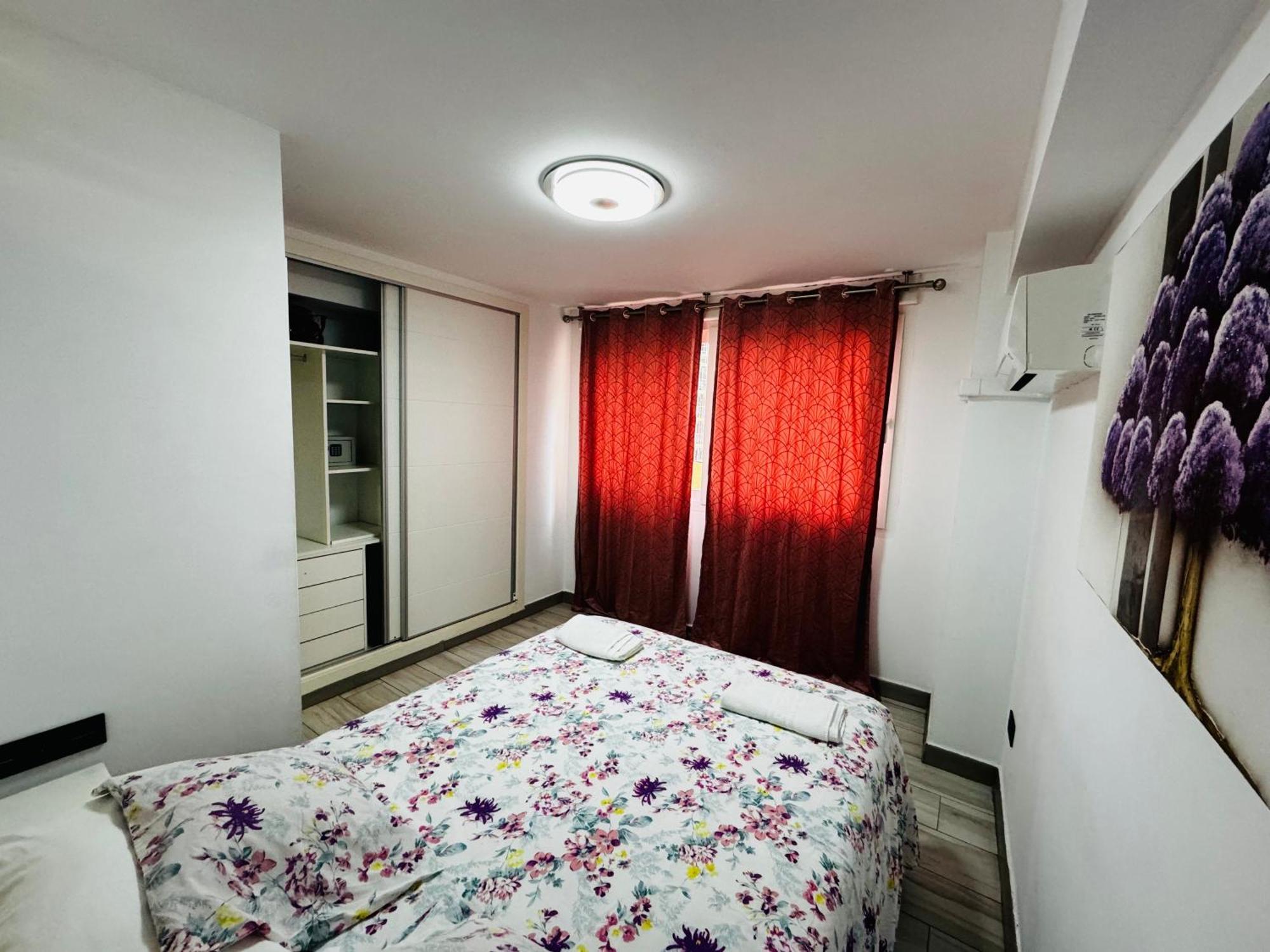Apartamento Fabrynne Beach Malaga Bagian luar foto