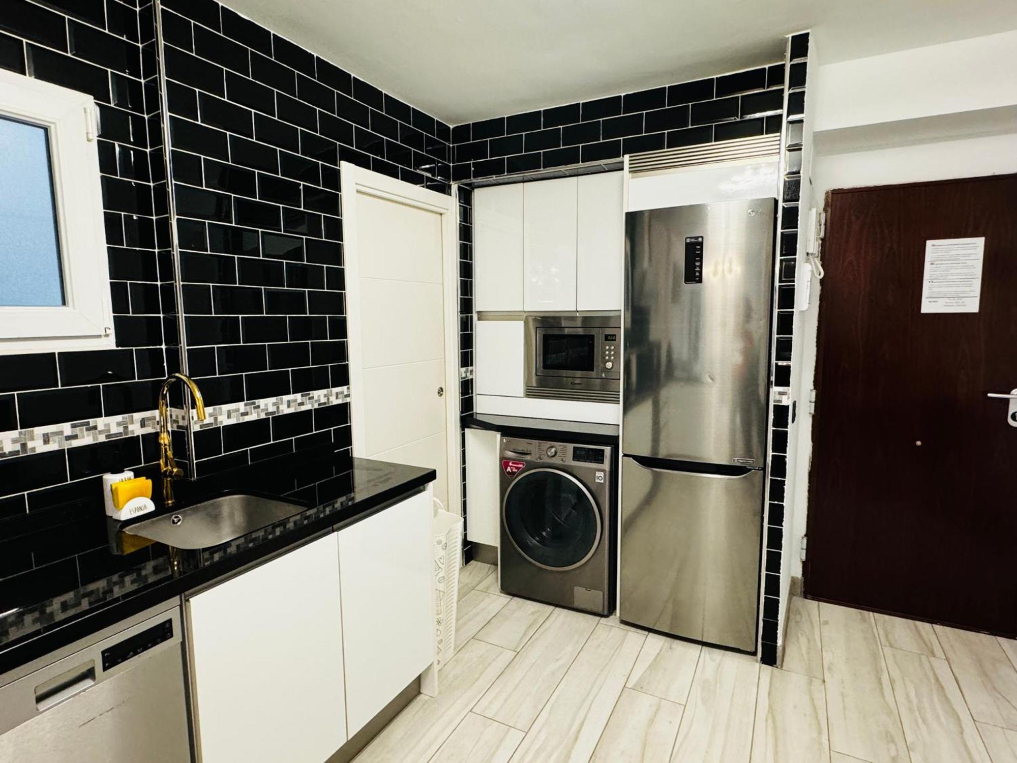 Apartamento Fabrynne Beach Malaga Bagian luar foto