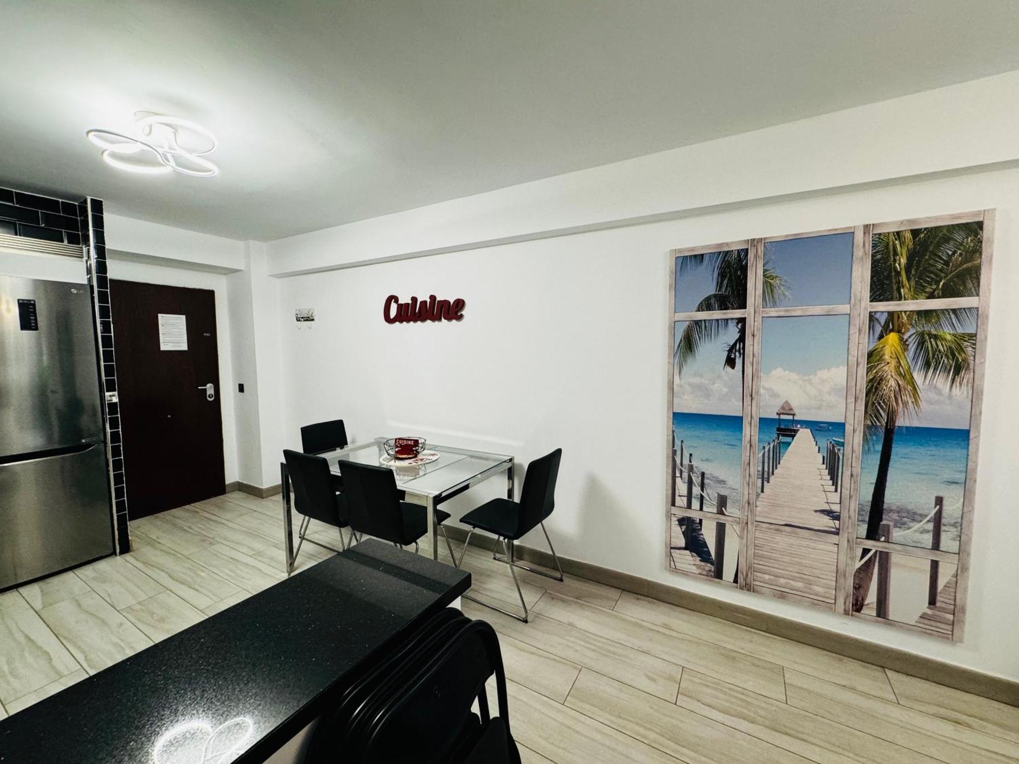 Apartamento Fabrynne Beach Malaga Bagian luar foto