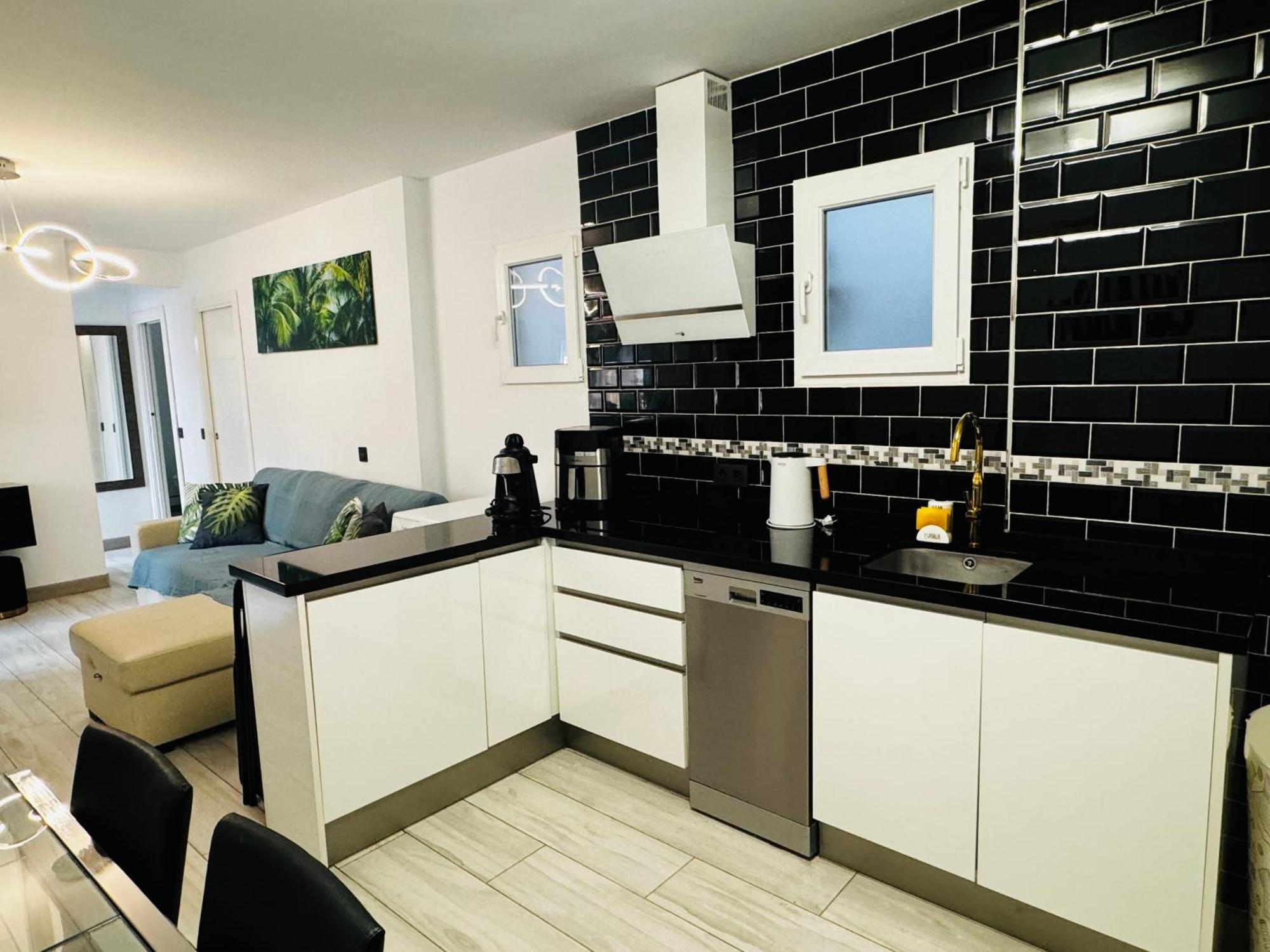 Apartamento Fabrynne Beach Malaga Bagian luar foto